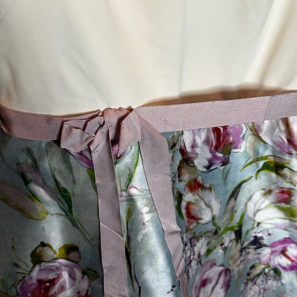 Theia V-neck Floral Skirt Gown - Picture 3 of 6